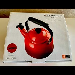 Brand new: Le Creuset Kettle Cherry color
